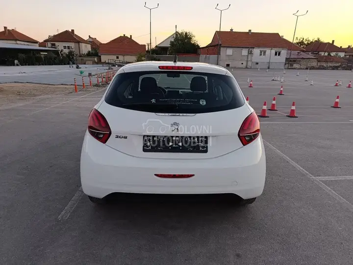 Peugeot 208 2019 photo 4