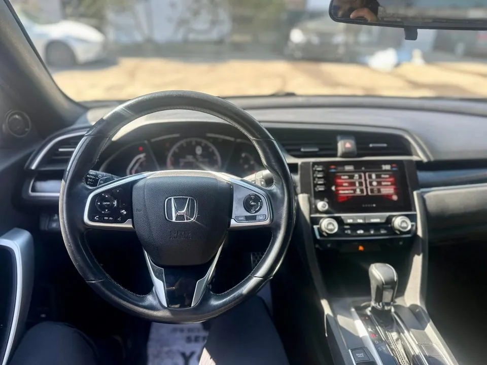 Honda Civic 2020 photo 2