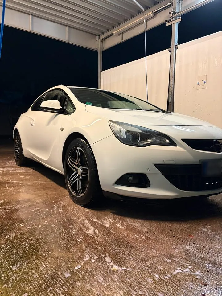 Opel Astra Gtc
