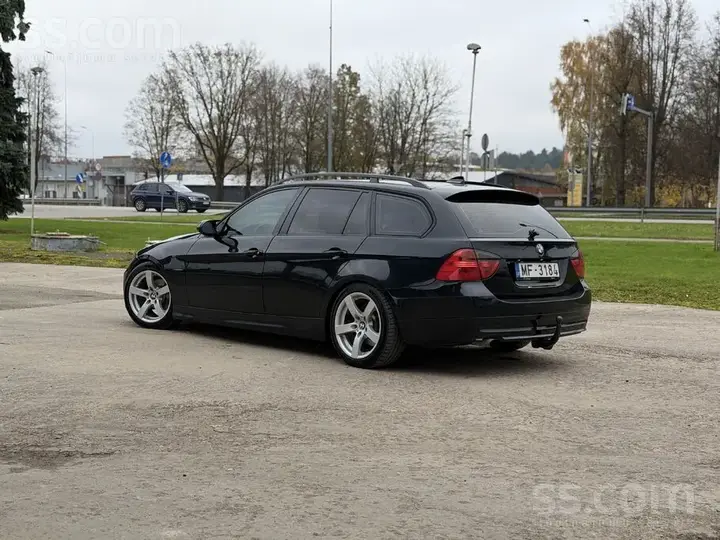 BMW 320I 2006 photo 4