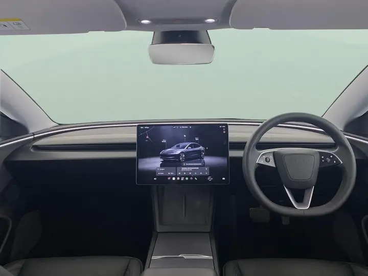 Tesla Model 3 2024 photo 4