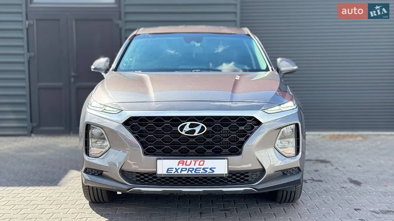 Hyundai Santa Fe 2019 photo 2