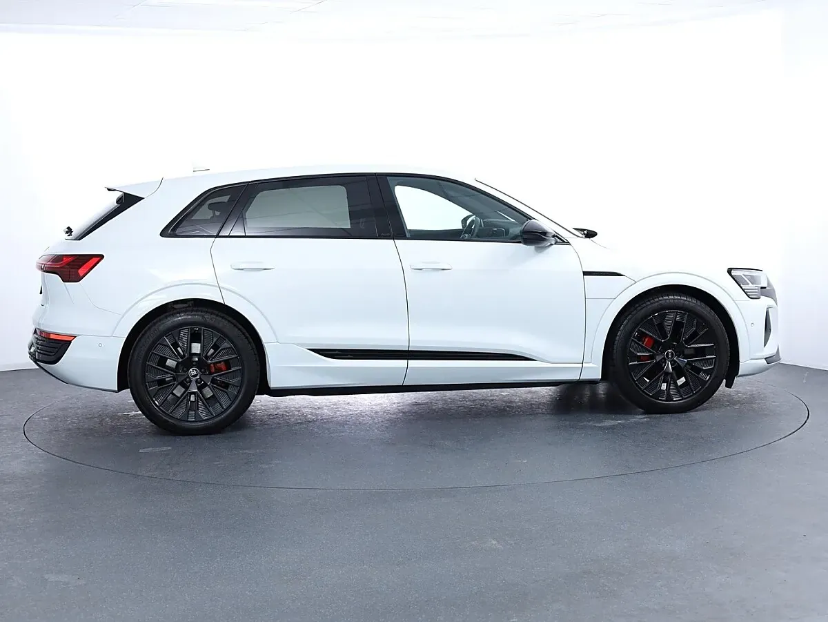Audi Q8 2024 photo 4