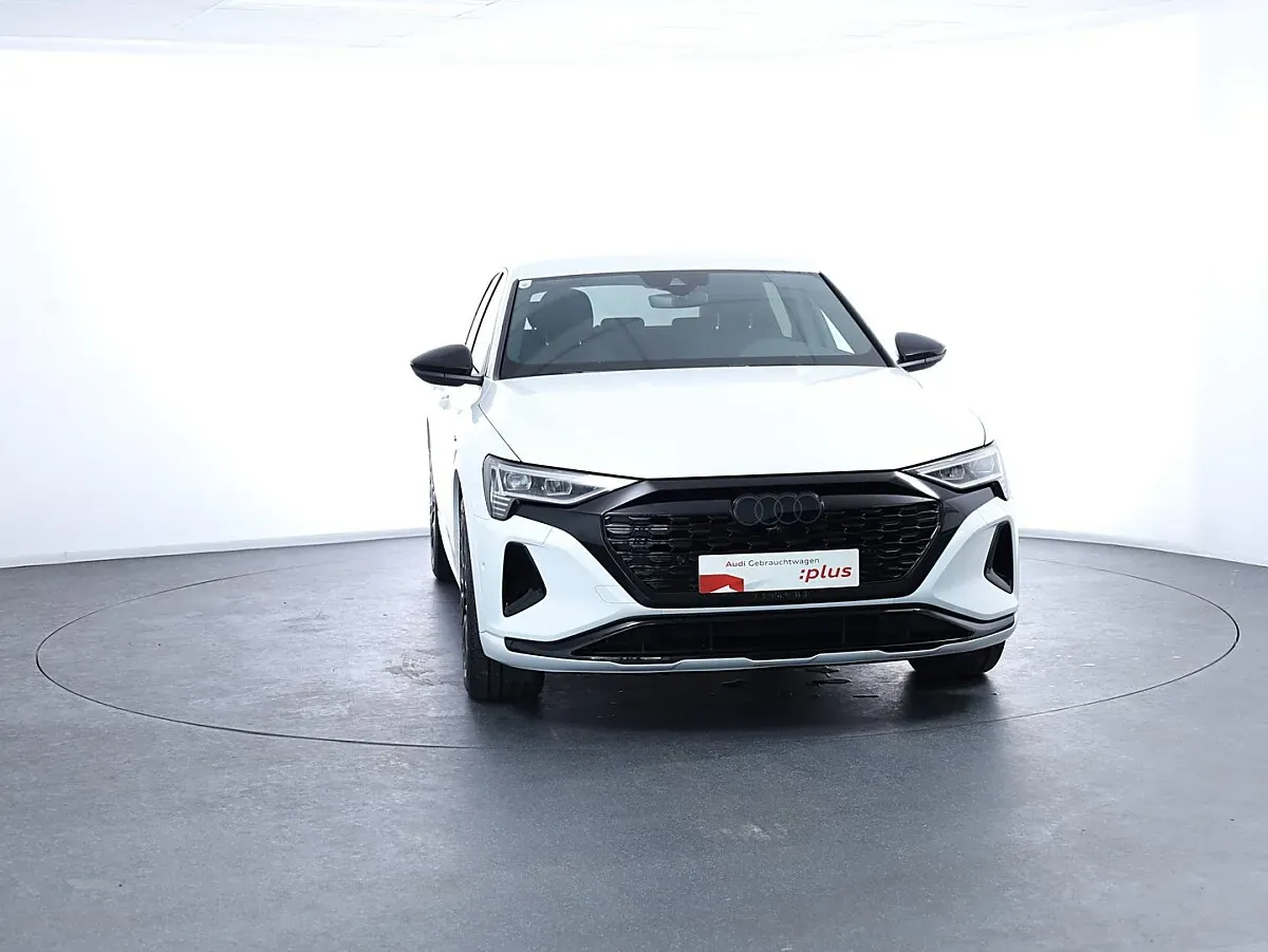 Audi Q8 2024 photo 2