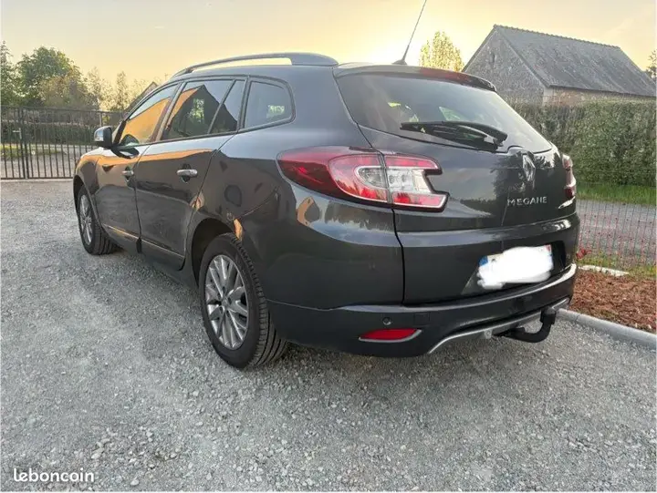 Renault Megane 2013 photo 2