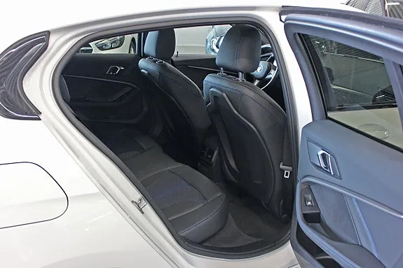 BMW M135I 2020 photo 4