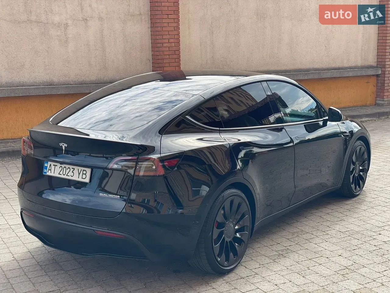 Tesla Model Y 2023 photo 4