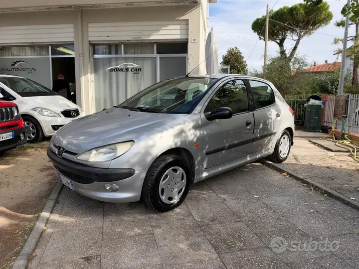 Peugeot 206