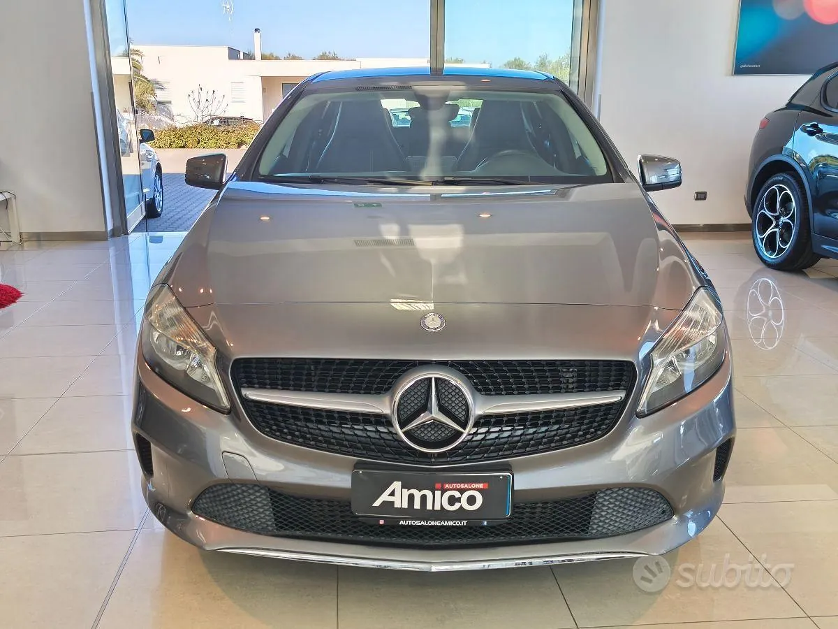 Mercedes-Benz A 180 2015 photo 2