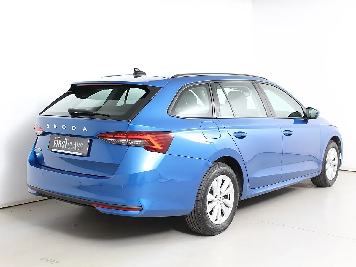 Skoda Octavia 2025 photo 2