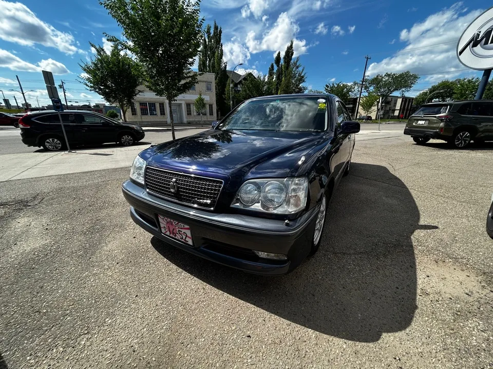 Toyota Crown 2000 photo 2