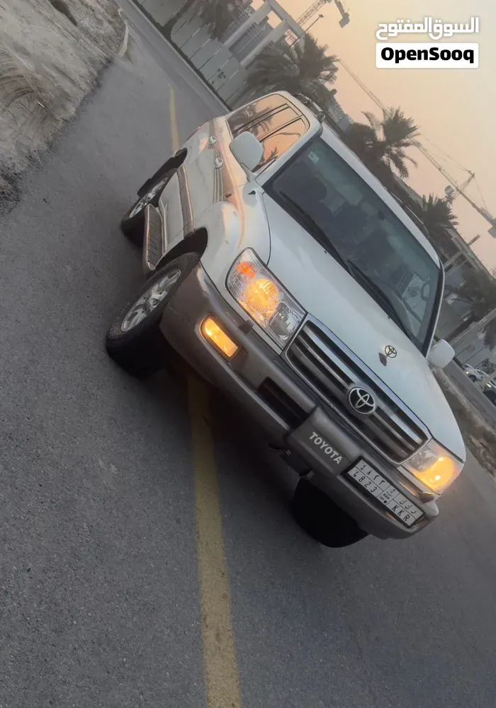 Toyota Land Cruiser 2000 photo 2