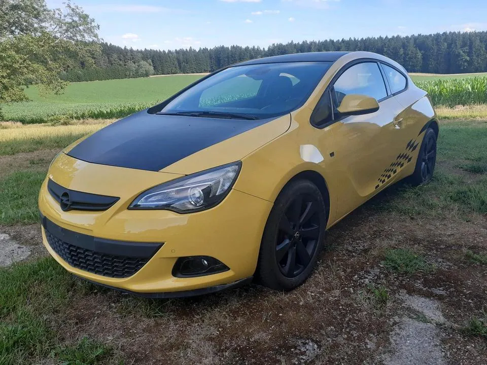 Opel Astra J Gtc