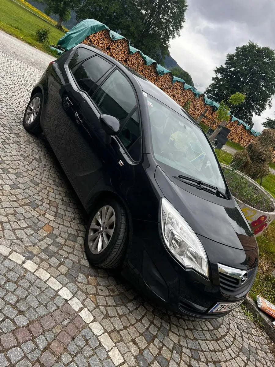 Opel Meriva 2012 photo 2