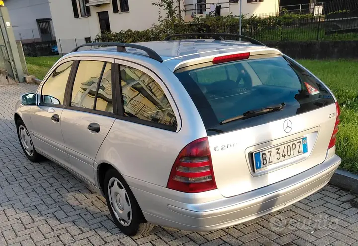 Mercedes-Benz C-Class 2002 photo 2