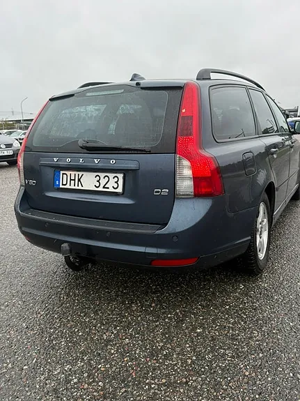 Volvo V50 2011 photo 2