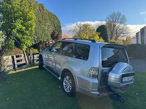 Mitsubishi Pajero 2014 photo 3