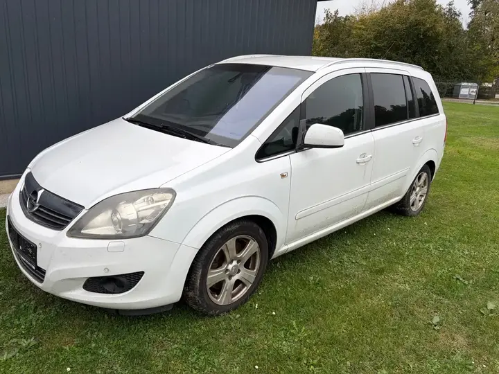 Opel Zafira 2011 photo 3