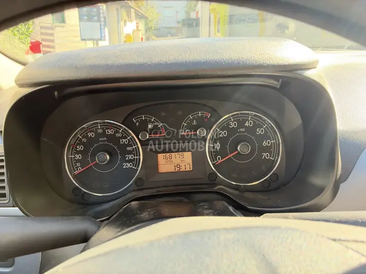 Fiat Grande Punto 2009 photo 2