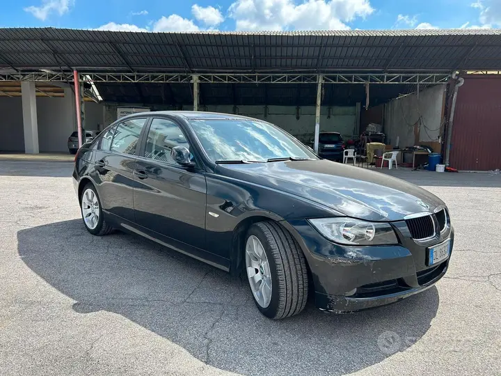 BMW 320D 2007 photo 2