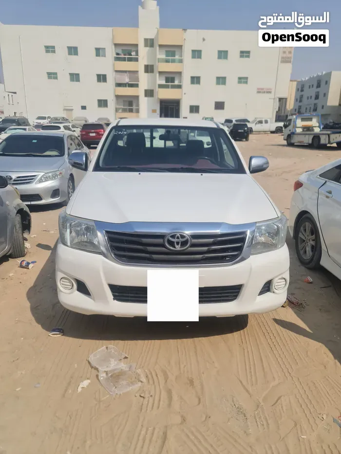 Toyota Hilux 2014 photo 2