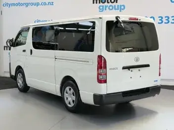 Toyota Hiace 2021 photo 3