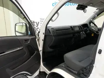 Toyota Hiace 2021 photo 5