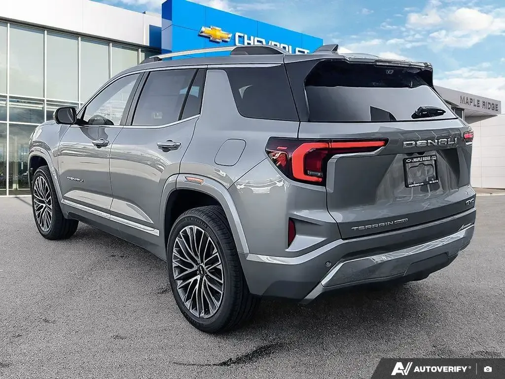 GMC Terrain 2026 photo 3