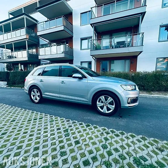 Audi Q7 2017 photo 3