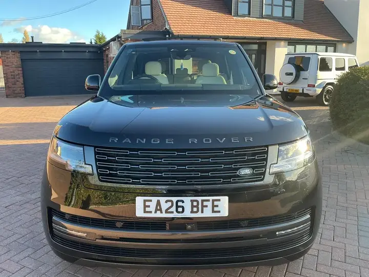 Land Rover Range Rover 2026 photo 2