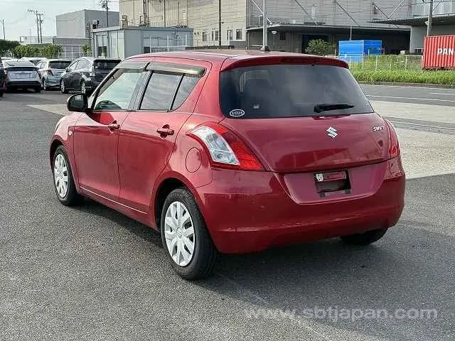 Suzuki Swift Xg 2013 photo 3