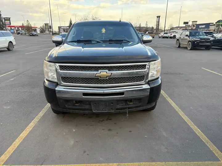 Chevrolet C/K Pickup 1500 2011 photo 3