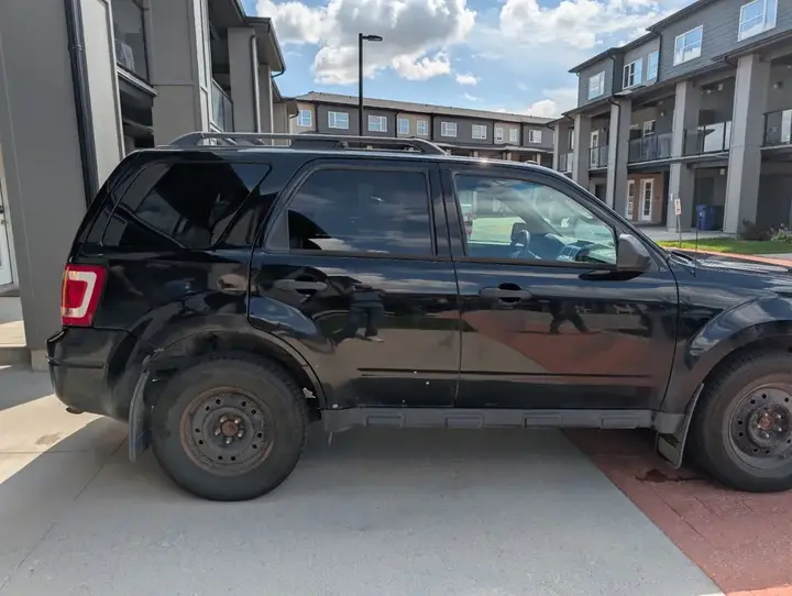 Ford Escape 2012 photo 3