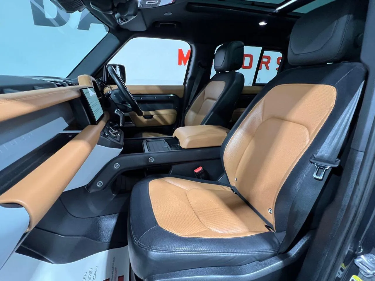 Land Rover Defender 2023 photo 5