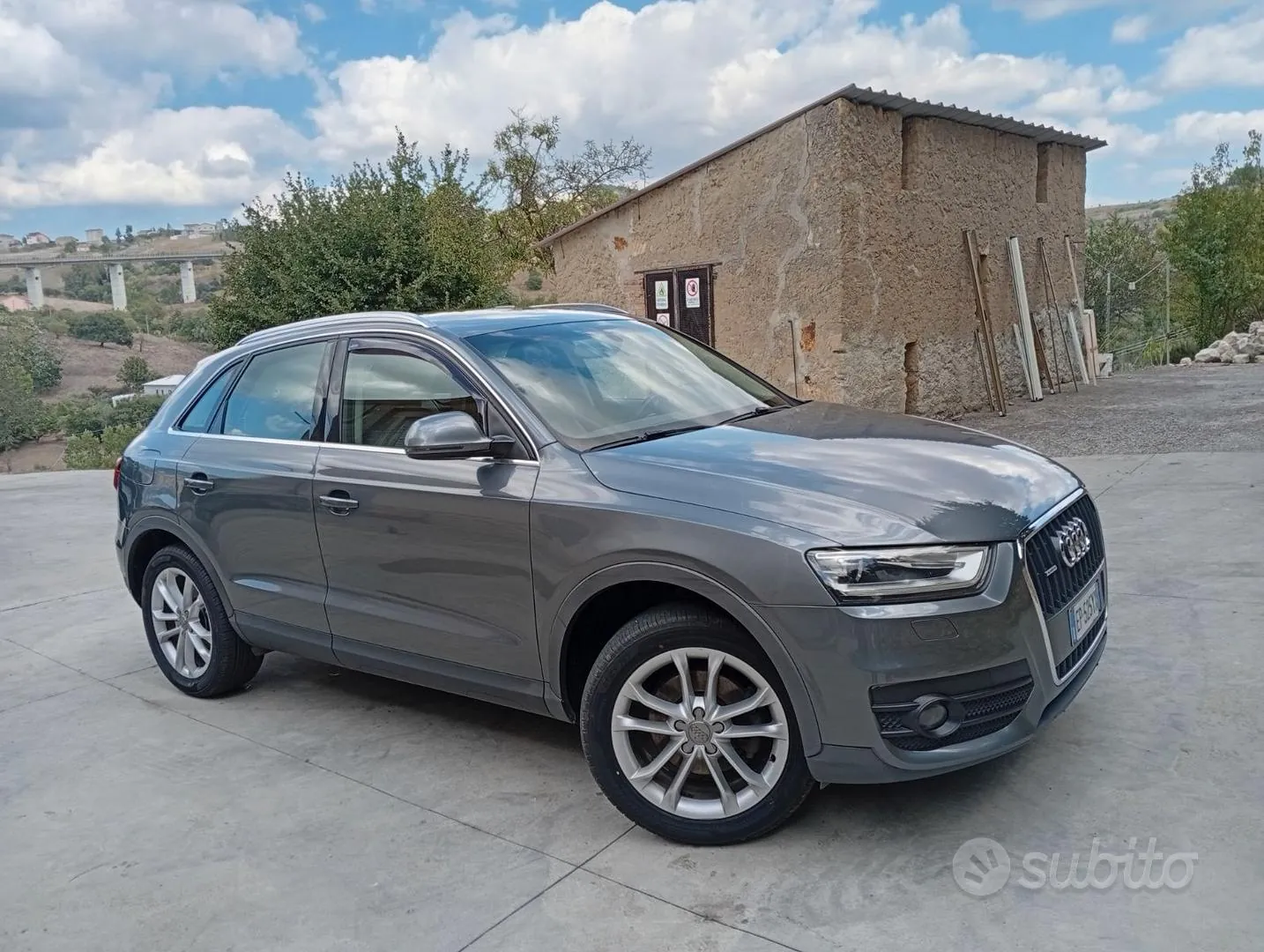 Audi Q3 2013 photo 2