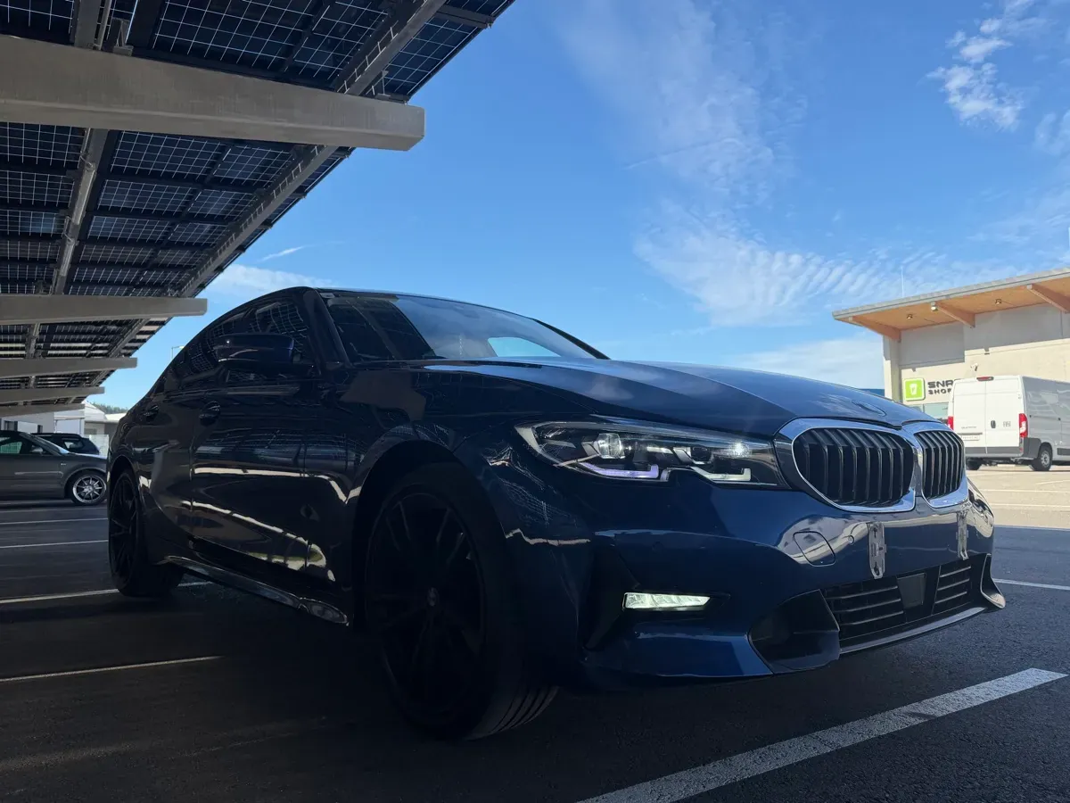 BMW 3 Series 2020 photo 3