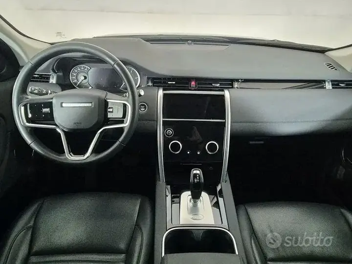 Land Rover Discovery Sport 2023 photo 4