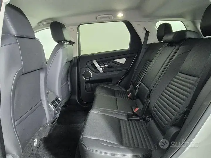 Land Rover Discovery Sport 2023 photo 5