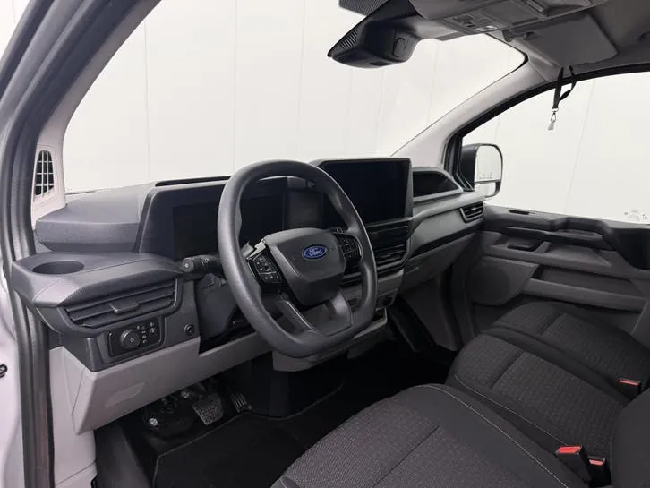 Ford Transit Custom 2024 photo 3