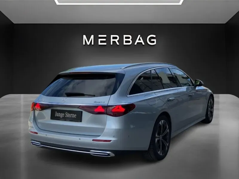 Mercedes-Benz E-Class 2024 photo 3