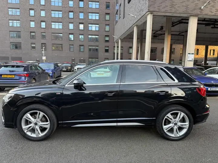 Audi Q3 2022 photo 4