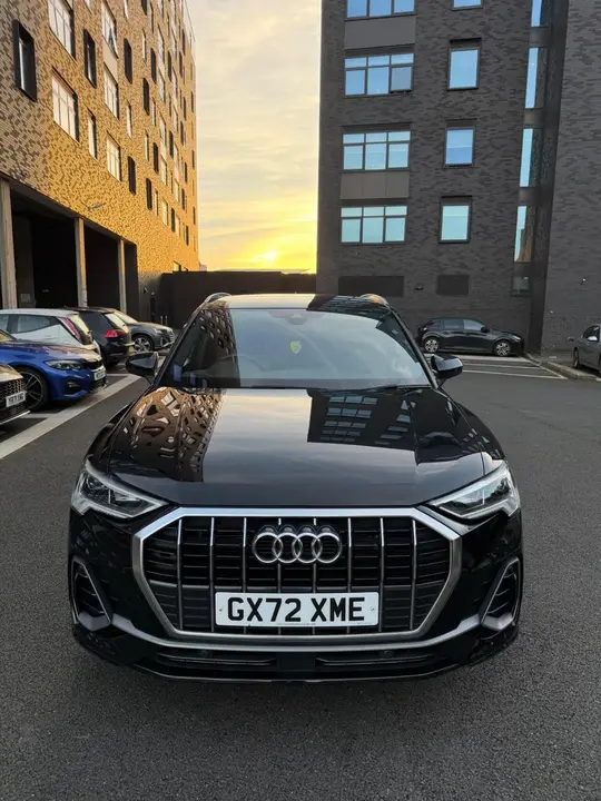 Audi Q3 2022 photo 2