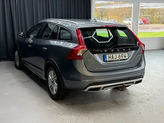 Volvo V60 Cross Country 2018 photo 3