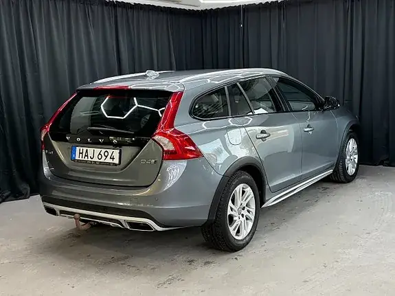 Volvo V60 Cross Country 2018 photo 4