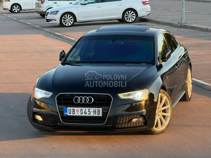 Audi A5 2012 photo 2