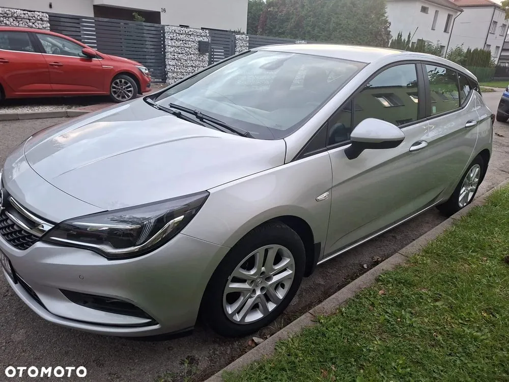 Opel Astra 2019 photo 2