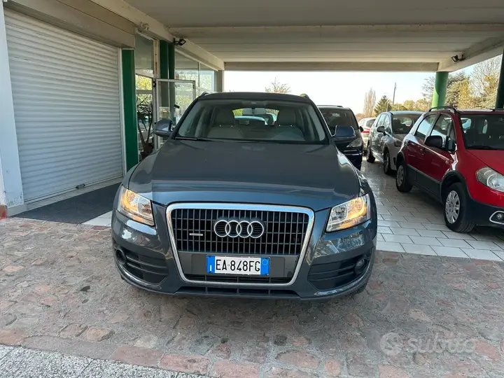 Audi Q5 2010 photo 2