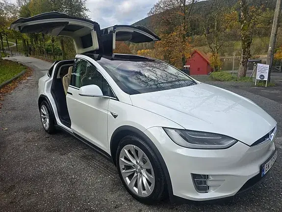 Tesla Model X 2017 photo 3