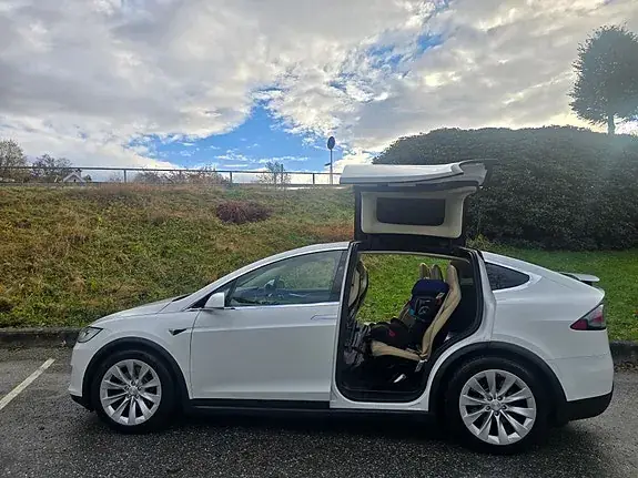 Tesla Model X 2017 photo 5