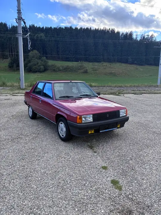 Renault Sonstige 1985 photo 2